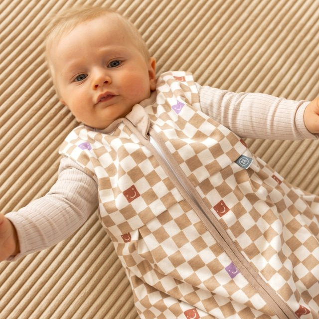 Emma & Noah Ganzjahresschlafsack 1.0 TOG für Babys in Beige Multicolour aus Bio-Baumwolle (GOTS & OEKO-TEX zertifiziert) - Bild 1