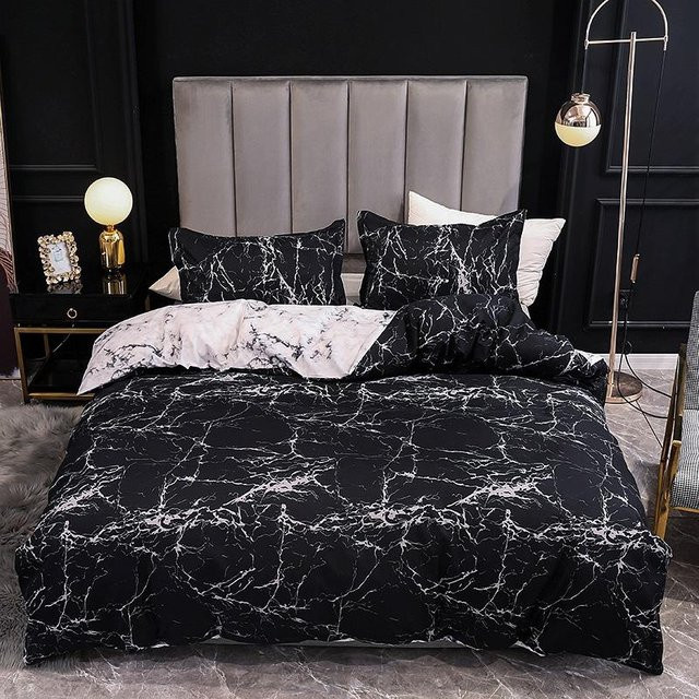 Bedwäsche-Set aus Polyester mit Grafikdruck in Schwarz, bestehend aus einem Bettbezug und zwei Kissenbezügen, B/T/H: 135 x 200 cm und 50 x 70 cm - Bild 1