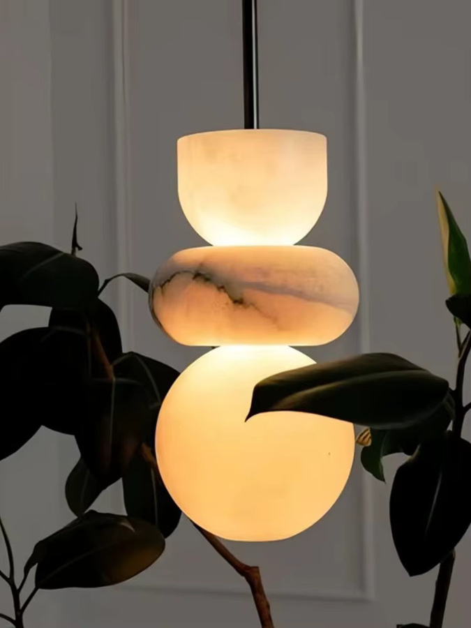 Goodish Pendelleuchte aus weißem spanischem Marmor und Metall im minimalistischen Design für Küche und Innenräume - Bild 5
