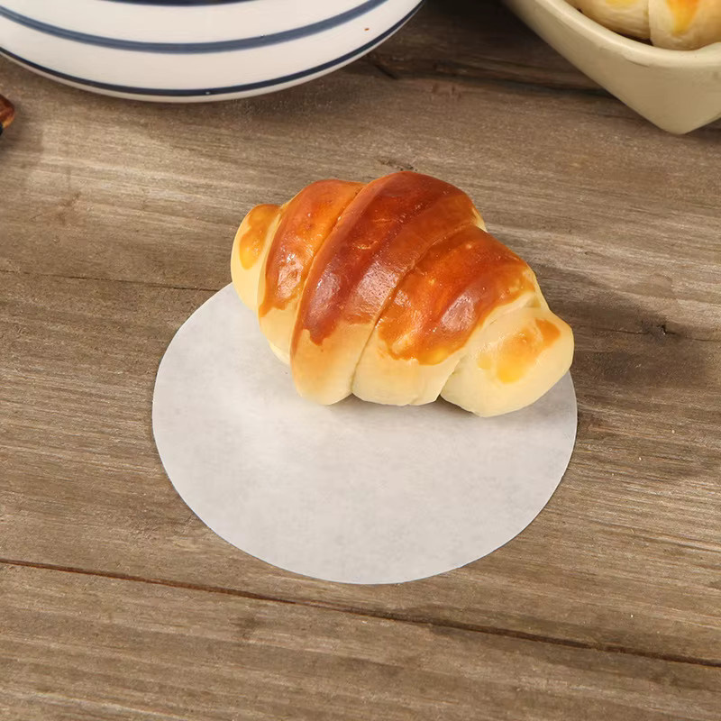 100 Stück runde Backpapierbögen von ouhoe in Weiß, antihaftbeschichtet und ölbeständig als Patty-Trennpapier für Burger und Kuchen - Bild 2