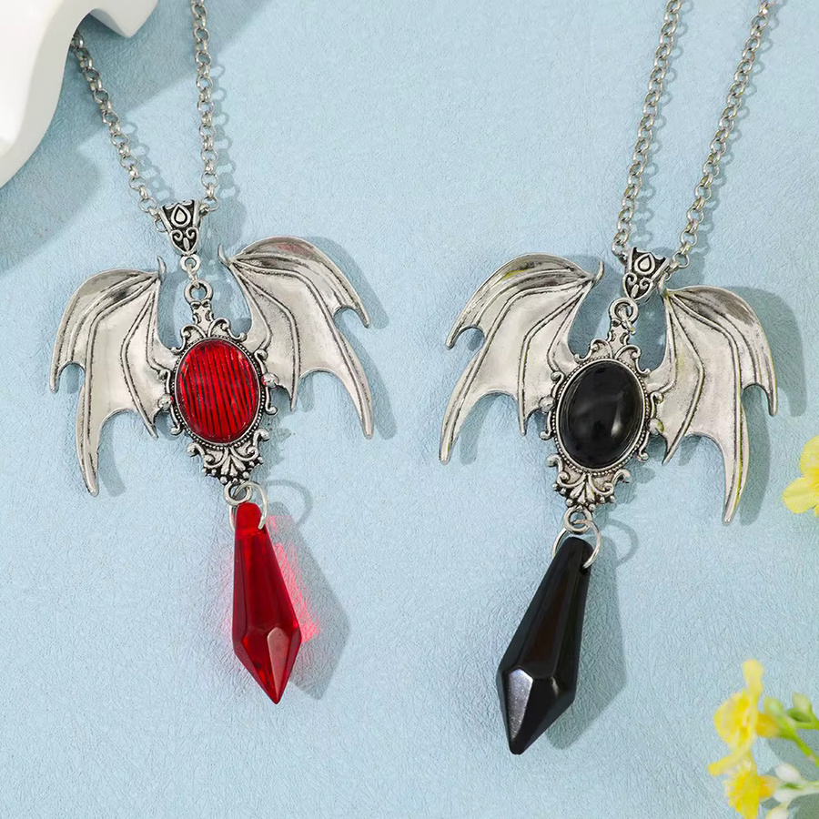 Halskette Bandai, Fledermaus-Anhänger, roter Kristall, Silber, Unisex - Bild 2