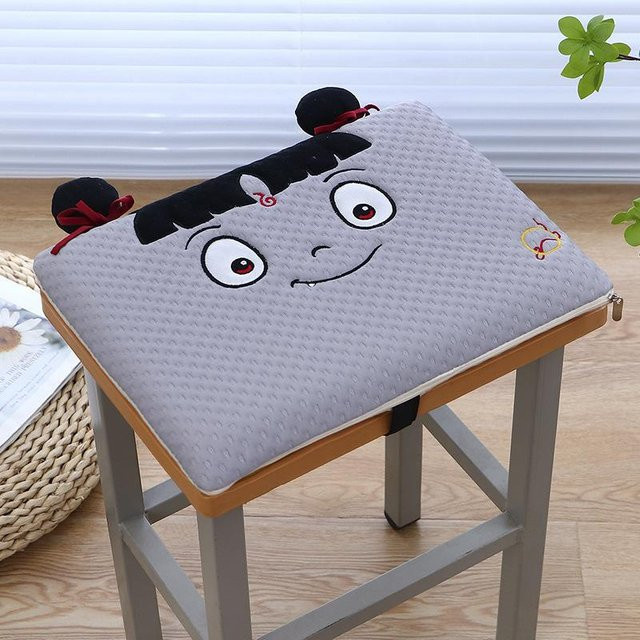 Yiran Furniture Memory Foam Sitzkissen für Studenten und Schule, quadratisch, abnehmbarer und waschbarer Bezug, Breite: 35 cm, Tiefe: 25 cm - Bild 1