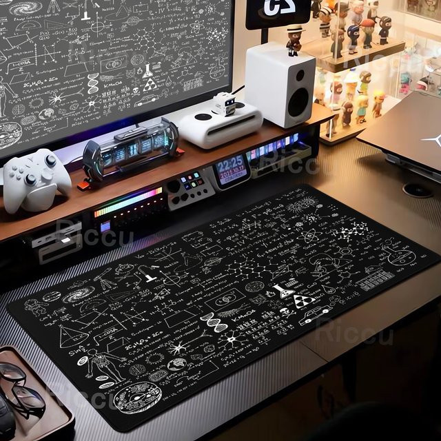 Riccu Mauspad E=mc2 Formel Wissenschaft Schwarz XXL Gamer-Mauspad und Schreibtischunterlage - Bild 1