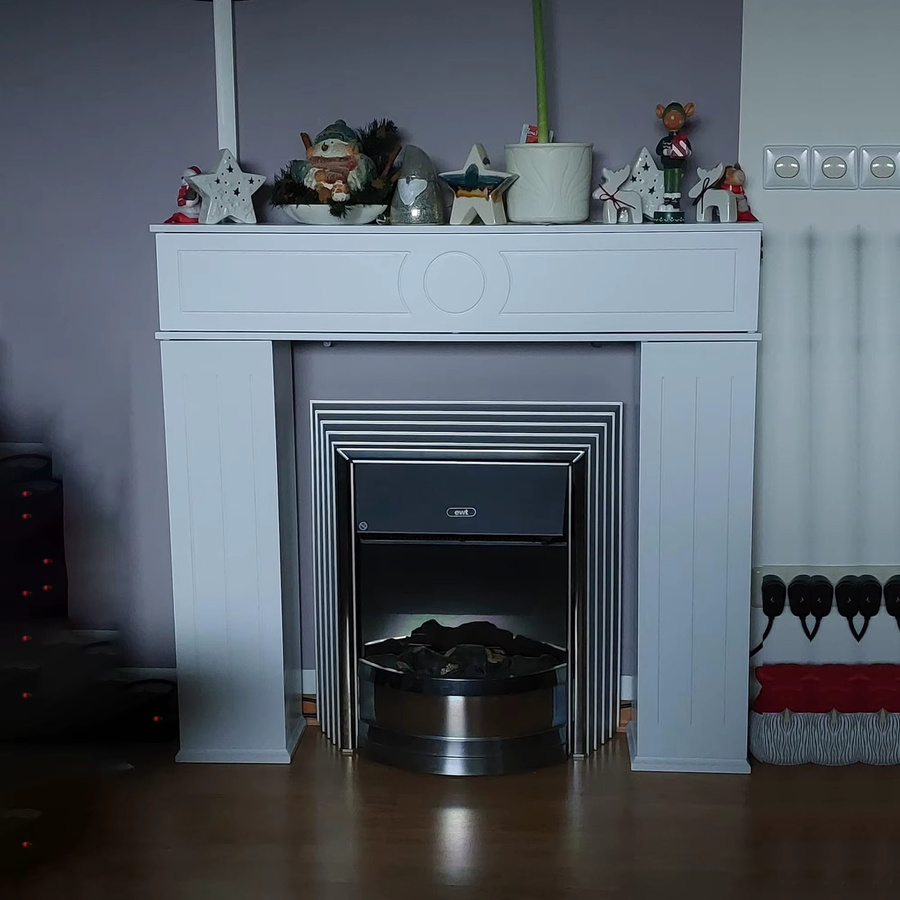 Superaly Dreitüriger Kaminschrank mit Stauraum in Weiß mit Holzdekor für dein Wohnzimmer - Bild 4