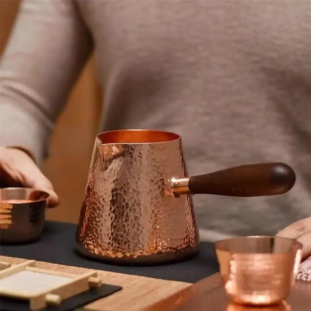 Yiran Furniture Kupfer Latte Art Kännchen mit Holzgriff, 500 ml, Braun/Gold - Bild 1