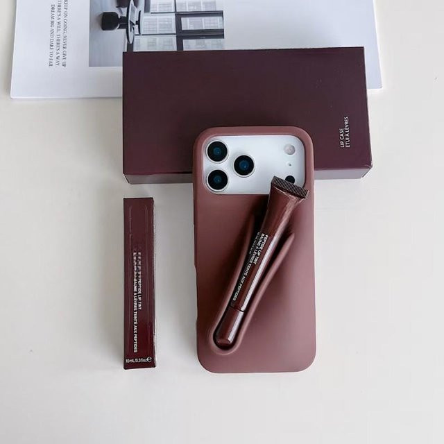 Stoßfeste Silikon Handyhülle mit magnetischem Lippenstift-Ringhalter für iPhone 16 Pro bis 11 in Braun von QINGLONG GOODS - Bild 1