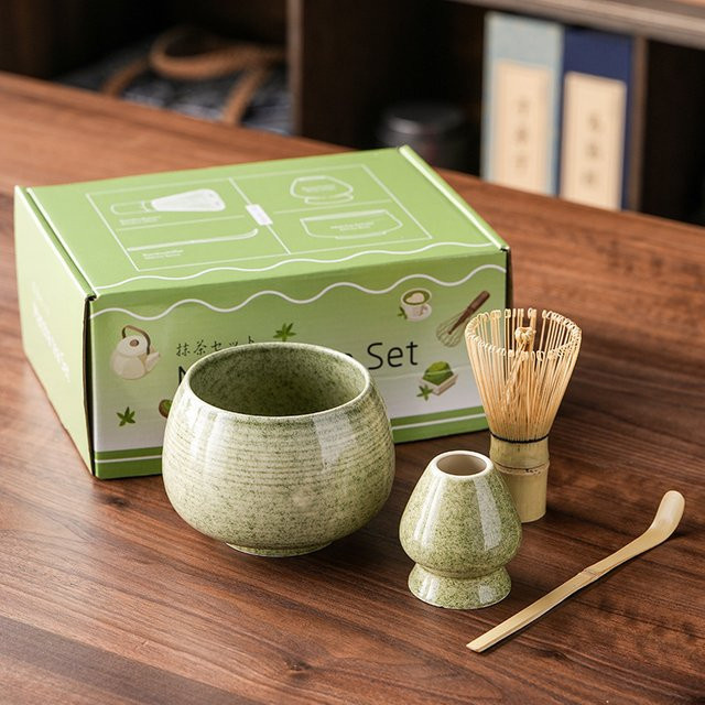Japanisches Matcha Mixer Set aus Bambus in Braun mit Schneebesen und Teelöffel zum Zubereiten von Tee - Bild 1