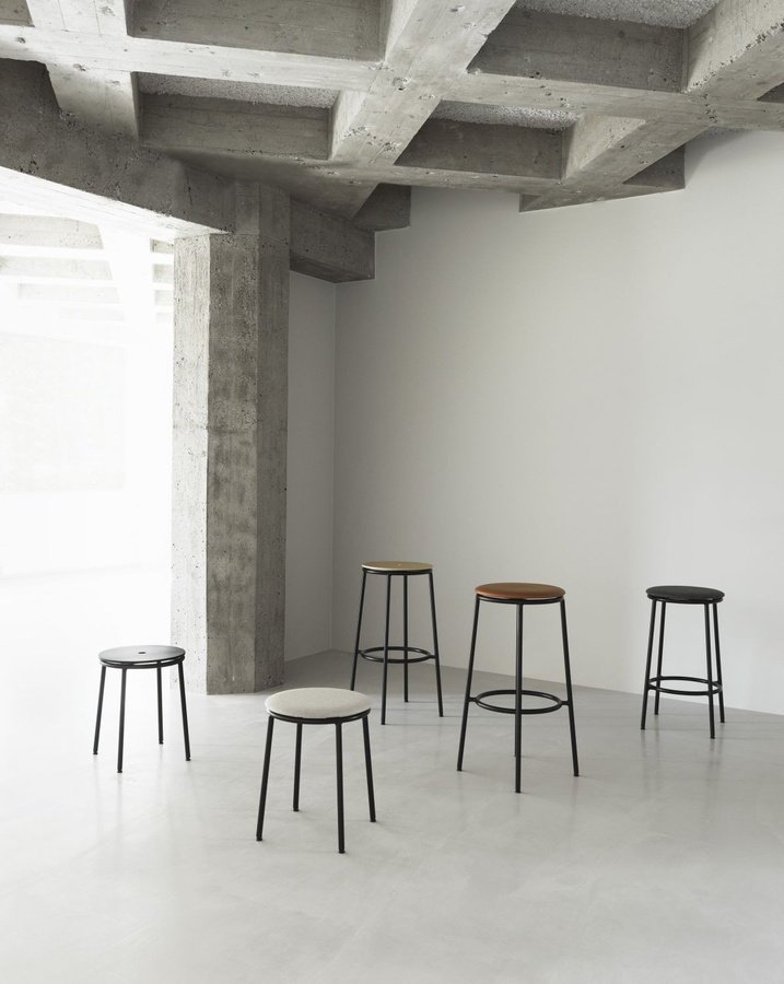 Normann Copenhagen Circa Hocker Schwarz Matt in skandinavischem Design - Bild 3