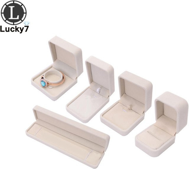 Schmuckvitrine luckyiasv aus Samt in Beige als Organizer für Eheringe, Ohrringe, Halsketten und Armbänder - Bild 1