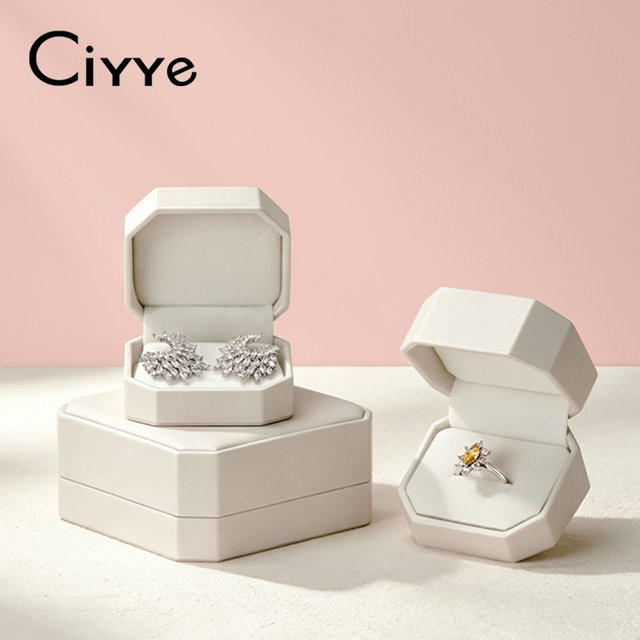 Ciyye Leder-Ringbox Schmuckorganizer in Weiß zur Aufbewahrung von Ohrringen, Armbändern und Halsketten - Bild 1
