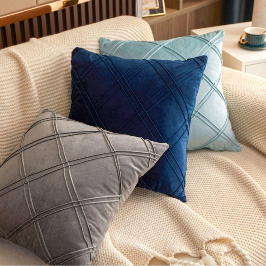 Yiran Furniture Quadratische Samtkissenbezüge mit Diamantmuster in Hellblau, B/T/H: 45 x 45 x 45 cm - Bild 2