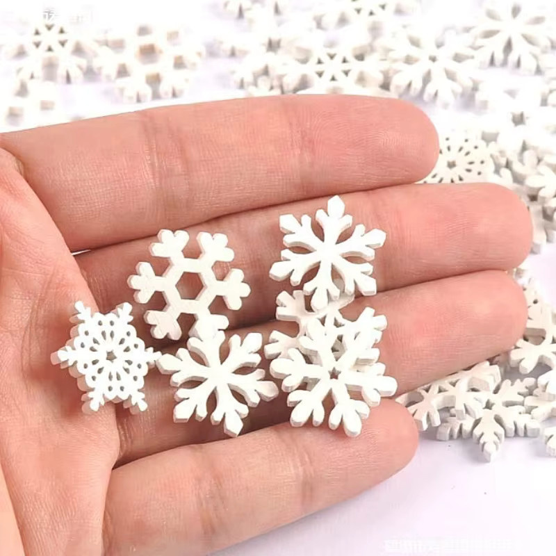 50 Stück Holzscheiben in Schneeflocken-Design für Weihnachts-Bastelarbeiten und Scrapbooking, gemischt, Mehrfarbig, Durchmesser: 20 mm und 25 mm - Bild 2