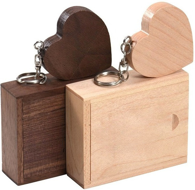 JASTER USB-Stick in Herzform aus Holz mit 128GB Speicherplatz in Braun - Bild 1