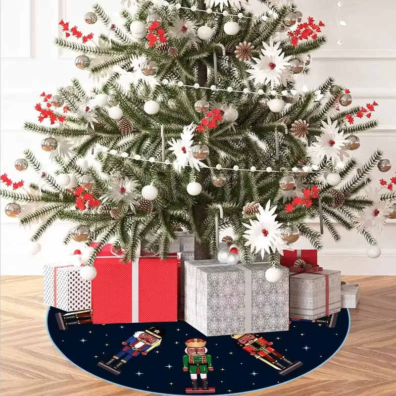 VIKAMA Weihnachtsbaumrock mit Nussknacker-Soldaten-Design für deine Weihnachtsdekoration im Innen- und Außenbereich - Bild 2