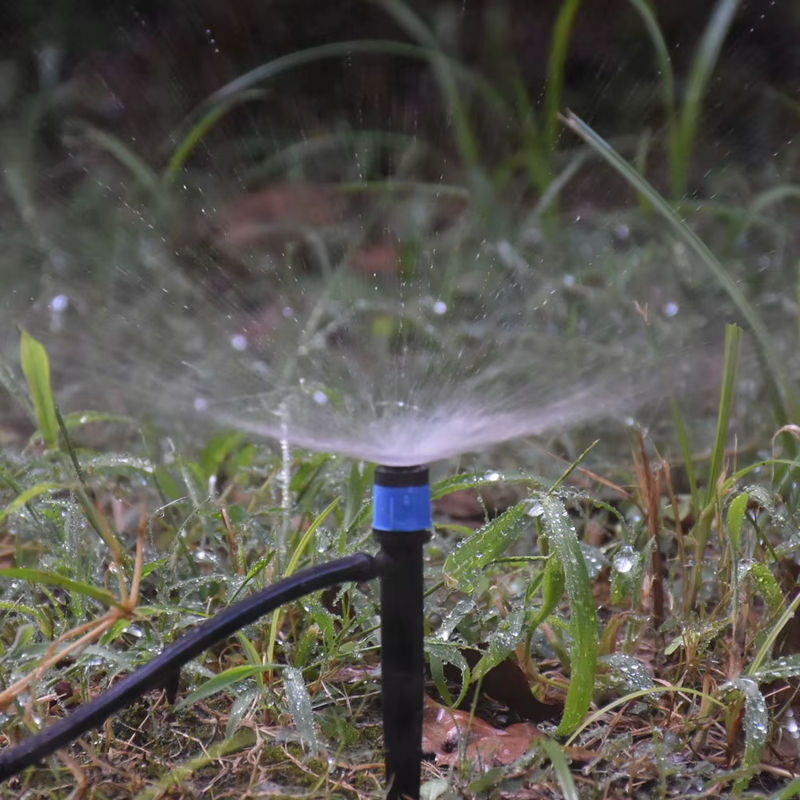 Pengliu Gartenbewässerung Set mit 10 Streuwasser Düsen und Sprinklern für 4/7mm Schläuche - Bild 4