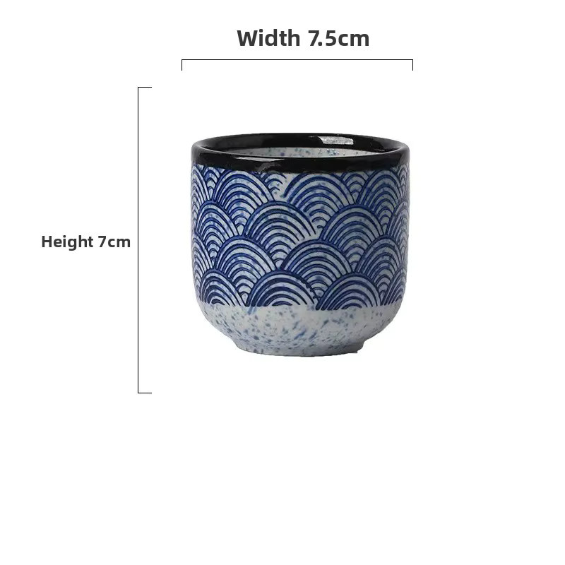 Japanische Keramiktasse in Blau mit Wellenstruktur, handgefertigter Tee- und Kaffeebecher im minimalistischen Vintage-Stil - Bild 3