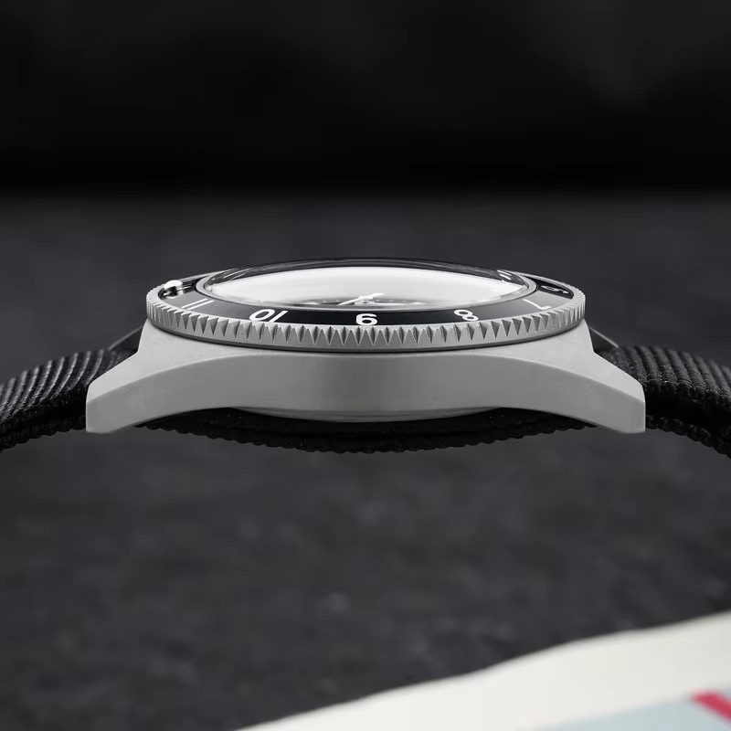 Watchdives Armbanduhr, Quarz, Edelstahl, Saphirglas, Herren - Bild 4