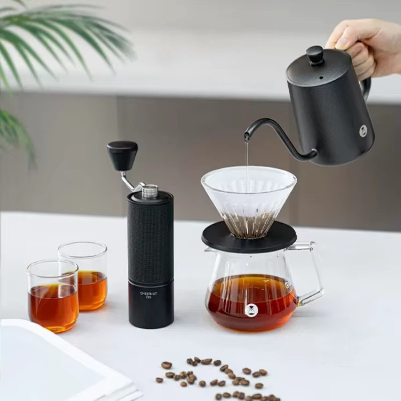 Timemore Chestnut C3S C5 Kaffee-Set in Black mit manueller Kaffeemühle, Schwanenhals-Kanne, Glas-Dripper und Glasservierer - Bild 4