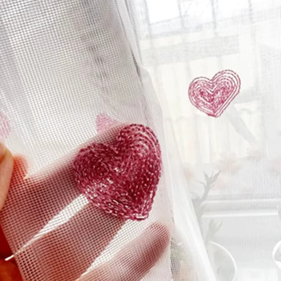 Tiyana Tüll-Vorhang mit Herz-Stickerei im Prinzessinnen-Stil, Weiß und Pink, transparent, B: 100 cm, H: 180 cm - Bild 2