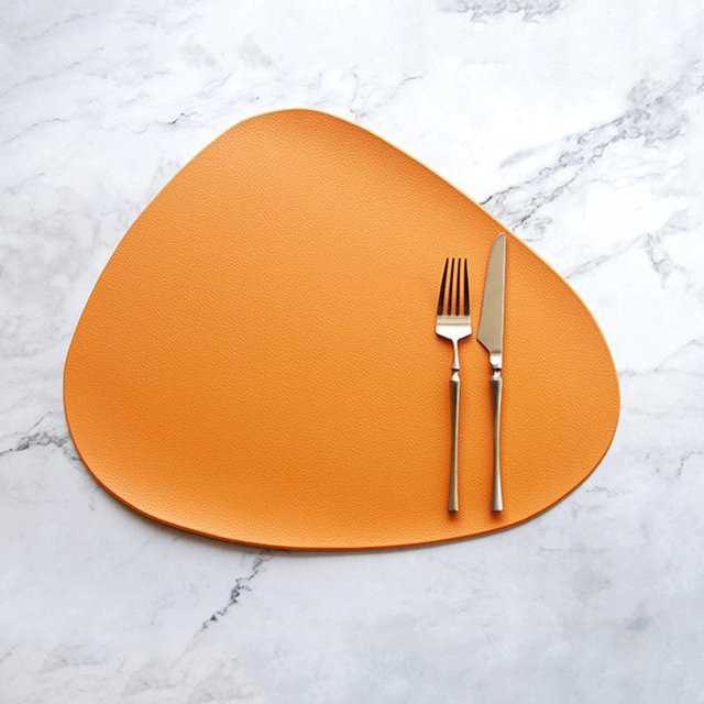 HomeHarmony Tischset und Untersetzer-Set aus Kunstleder in Orange, Nordisches Design, wasserdicht und hitzebeständig, Coaster 13 x 11 cm - Bild 1