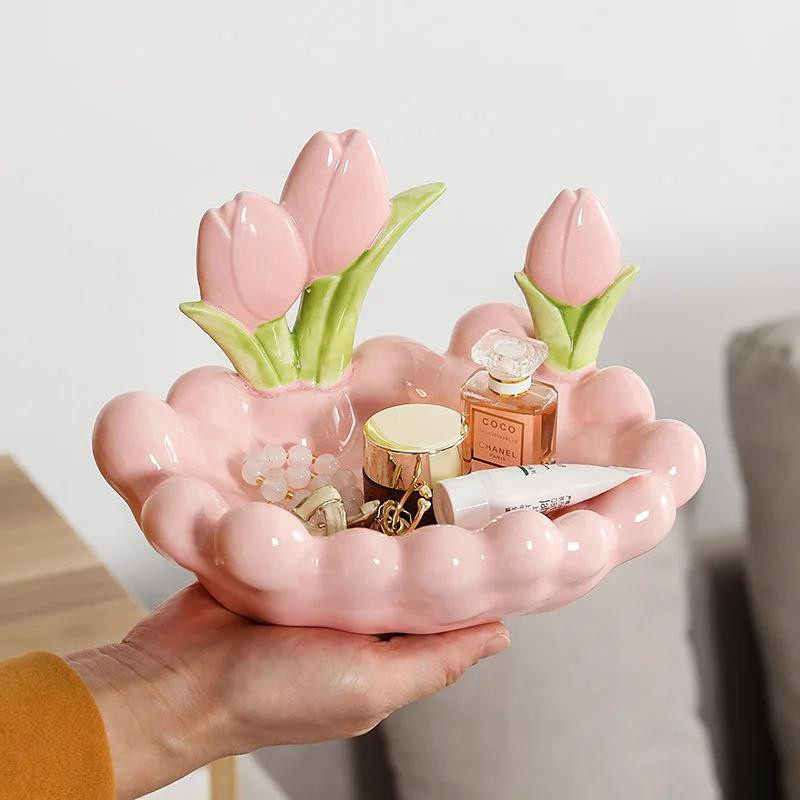 Yiran Furniture Keramik-Tulpenornamente in Weiß als kreative Aufbewahrungsbox für Schminktisch und Wohnzimmer, B/T/H: 19 x 12,8 x 12,8 cm - Bild 2