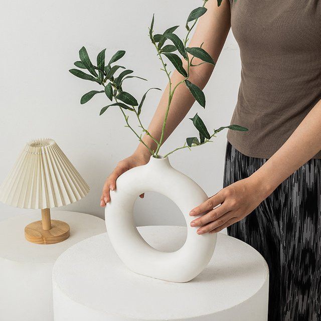 Nordic Weiße Vase aus Kunststoff für Blumen und Dekoration im geometrischen Design - Bild 1