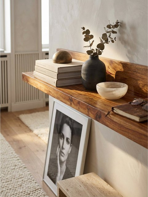 Wandregal MUMBAI von KADIMA DESIGN aus Massivholz im Landhausstil, Braun, B: 160 cm, H: 24 cm, T: 17 cm - Bild 1