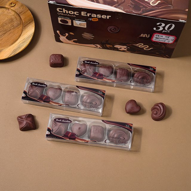 CHENJ Radiergummi im Schokoladen-Design, 4er-Set, Braun - Bild 1