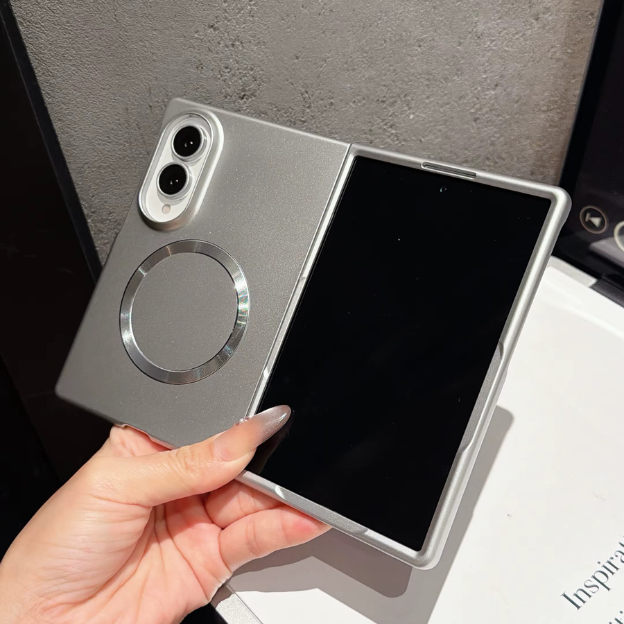 Ultradünne magnetische Schutzhülle für Samsung Galaxy Z Fold 8 in Silver mit MagSafe-Kompatibilität und stoßfestem Design aus hartem PC-Material - Bild 1