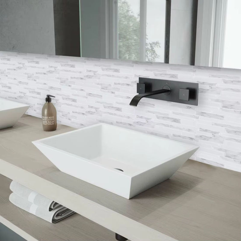 10 Stück Vividtiles 3D-Wandaufkleber in Marmor-Optik, selbstklebende Vinyl-Tapete in Weiß, ölbeständig und wasserdicht für Küche und Badezimmer - Bild 2