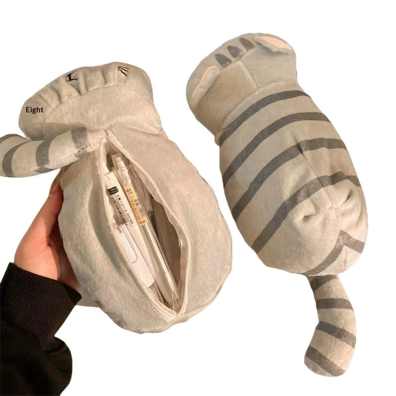 Niedrige Cartoon-Plüsch-Stifttasche Graue Katze als Kawaii Kosmetiktasche und Schreibwarenbeutel mit Reißverschluss - Bild 3