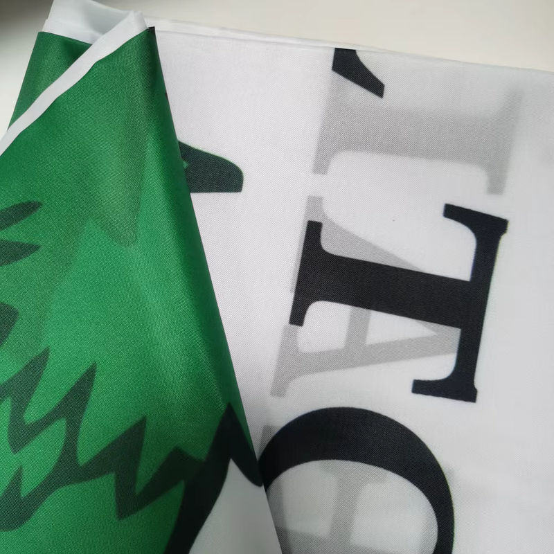 Himmelshöhen-Flagge aus Polyester in Weiß und Bunt als rechteckiges Hängebanner für die Innen- und Außendekoration - Bild 3