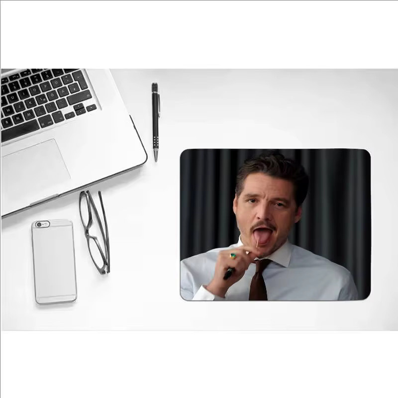Rutschfeste Schreibtischunterlage mit Pedro Pascal Motiv, Multicolour Mauspad für Tastatur und Laptop - Bild 7