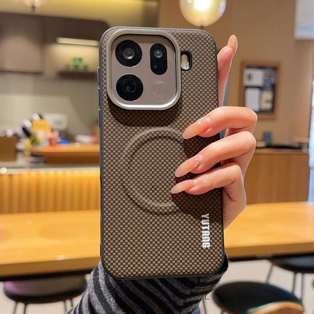 Magnetische PU-Lederhülle mit Kohlefaser-Textur und Metallknopf für dein OPPO Find X9 Pro in Schwarz - Bild 1