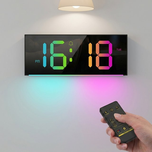 Digitale LED-Wanduhr von LOVOCK in Schwarz mit Fernbedienung und Nachtlicht-Stimmungsbeleuchtung für Wohnzimmer, Büro oder Klassenzimmer - Bild 1