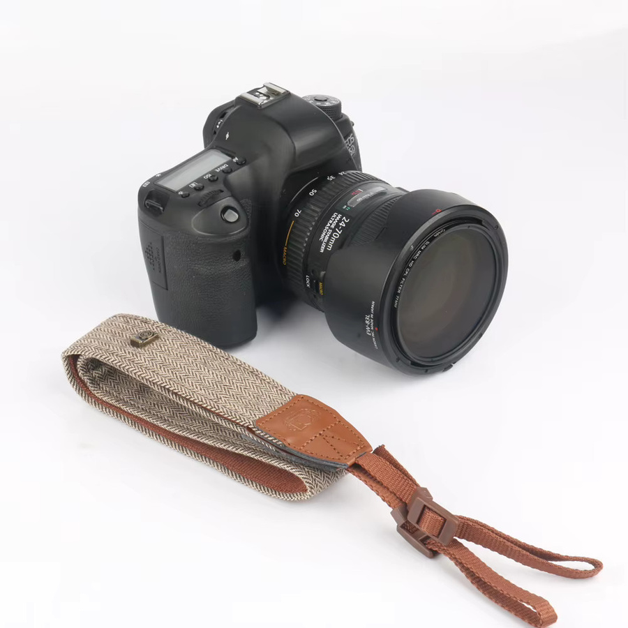 Einstellbarer Kameragurt von APWIKOGER als Schulter- und Nackengurt kompatibel mit Nikon, Canon und Sony - Bild 4