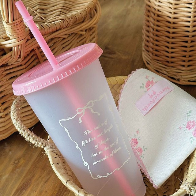 Kawaii Trinkbecher mit Deckel und Stroh von JONBT für Mädchen, BPA-freier Kunststoffbecher für Kaffee, Milch oder Tee, große Kapazität - Bild 1