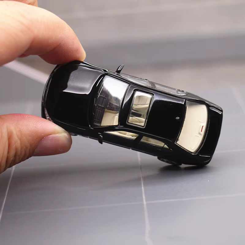 MAKEDA Lexus IS300 Automodell, Metall, 1:64, Blau - Bild 3