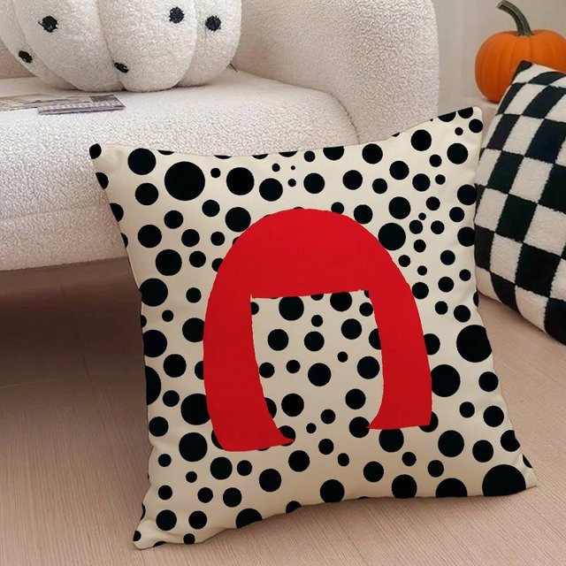 JMG Clothing Kissenbezug mit Yayoi Kusama Kunstmotiv, weißer Kurzplüsch mit verstecktem Reißverschluss, B/T: 45 x 45 cm - Bild 1