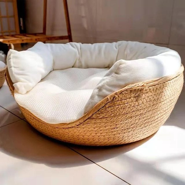 Handgefertigtes Haustierbett von Pet Products My aus Bambus und Rattan in Weiß mit abnehmbarem Kissen, B/B: 32 x 32 cm - Bild 1