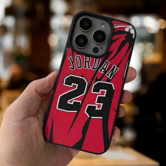 Luxuriöse Leder-Handyhülle im Basketball-Trikot-Design für Samsung Galaxy S25, S24 und S23 Ultra Plus in Rot - Bild 1
