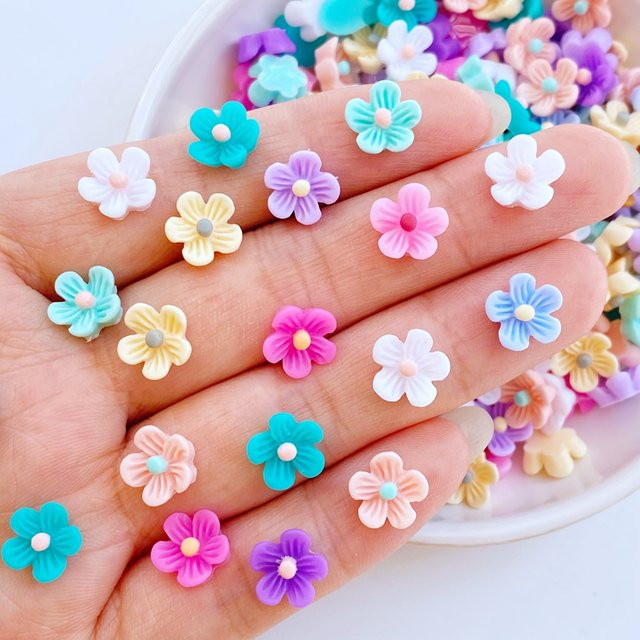 100 Stück TSXJY Harz Mini Blumen Cabochons in Multicolour, 9 mm flache Rückseite für DIY Scrapbook Verzierungen - Bild 1