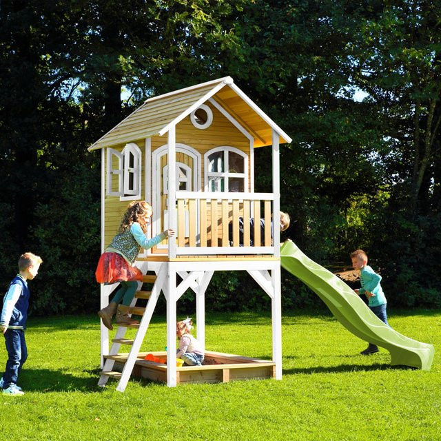 Axi Sarah Spielhaus in Braun und Weiß mit lindgrüner Rutsche, B/T/H: 191 x 370 x 291 cm - Bild 1