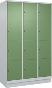 C+P Schließfachschrank Classic PLUS mit Sockel, 3 Abteile, Resedagrün und Grau, B/T/H: 120 x 50 x 195 cm - Bild 1