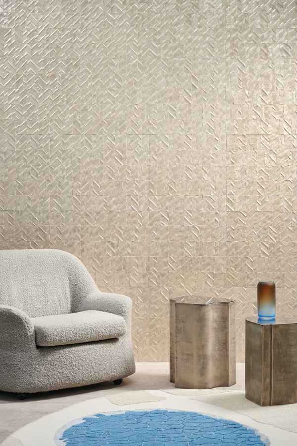 Arte Wallpaper Perula Coquille in Beige mit Capiz-Muscheln und geometrischem Design - Bild 1