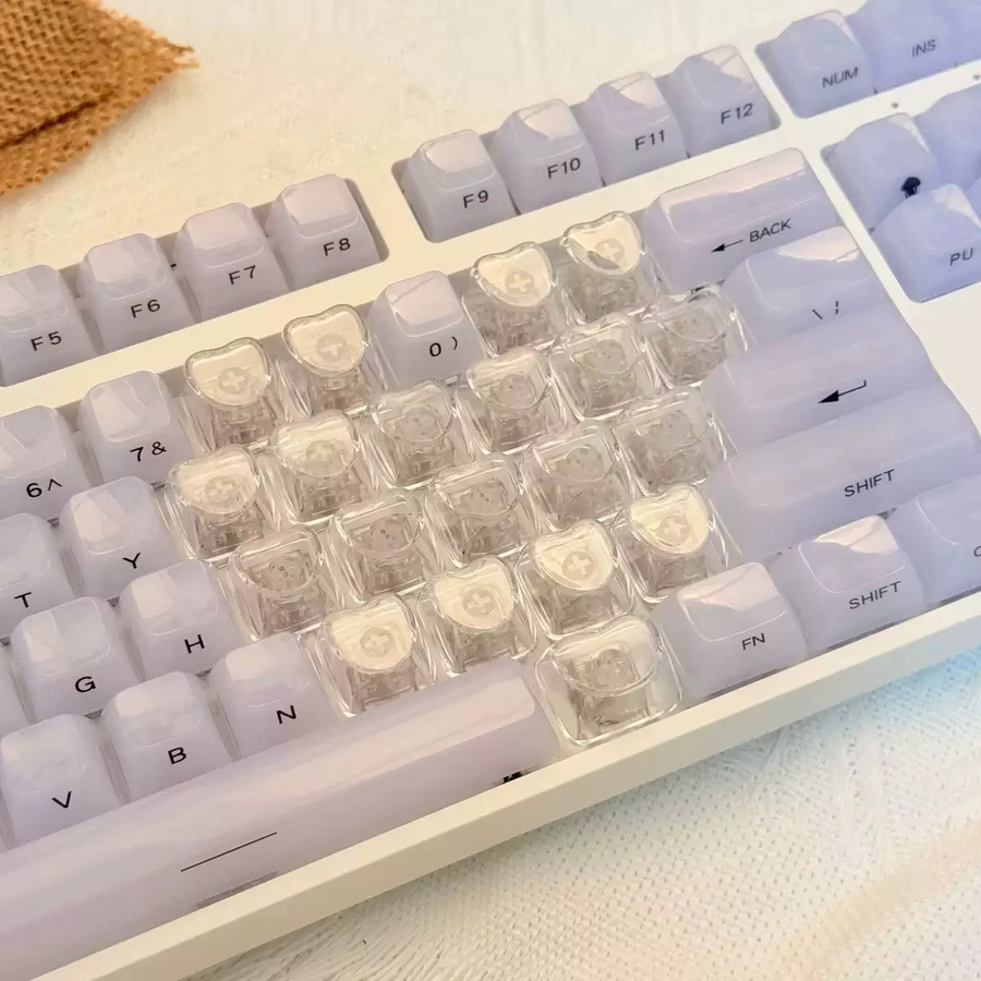 YAKESTONE Mechanische Tastatur-Keycaps mit 21 transparenten Tasten in Herz- und Katzenform, Farben: Rosa, Rot und Weiß - Bild 1