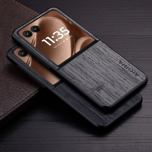 Handyhülle mit Holzmaserung aus veganem PU-Leder für Motorola Razr 70, 60, 50, 70 Ultra und 70 Plus in Braun und Schwarz - Bild 1