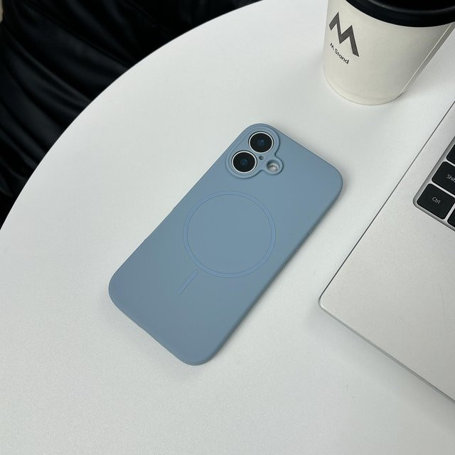 axGear Magnetische Flüssigsilikon Hülle für iPhone kompatibel mit MagSafe in Fluoreszierend Grün - Bild 1