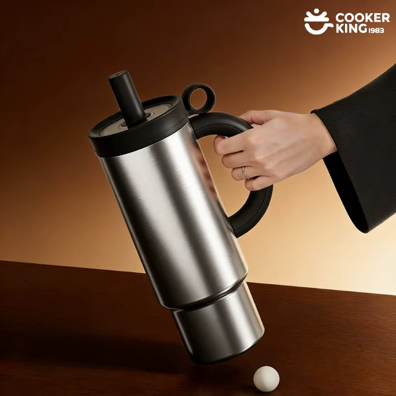 Cooker King Vakuum-Trinkbecher aus Edelstahl und PP mit Stroh für Kaffee und Wasser, Silver-Black, 1050 ml - Bild 5