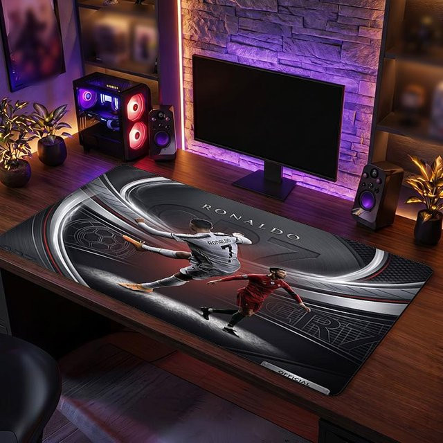 WildHue B Cristiano Ronaldo Wappen Mauspad, rutschfeste Schreibtischmatte für Gaming und Büro, Multicolor, B/T: 100 x 50 cm - Bild 1
